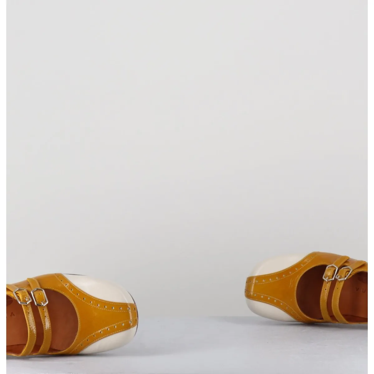 Chaussures^CHIE MIHARA Babies petit talon look vintage vernis multi jaune - MAIME44 FERRARI SUN