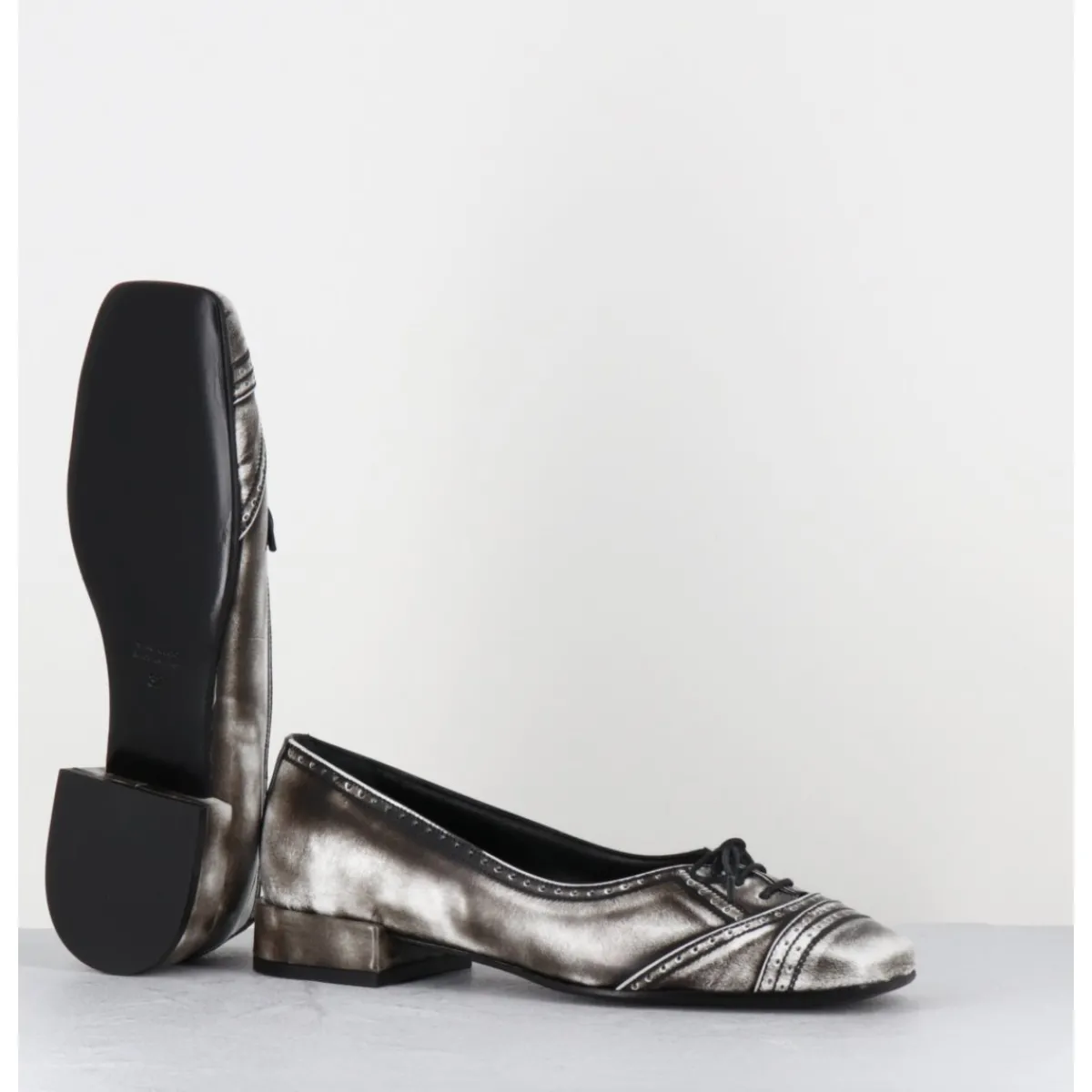 Chaussures | Ballerines^TO&CO Ballerines en cuir effet vintage petit lacet - FABIENE BORDOBA WHITE NOIR&BLANC
