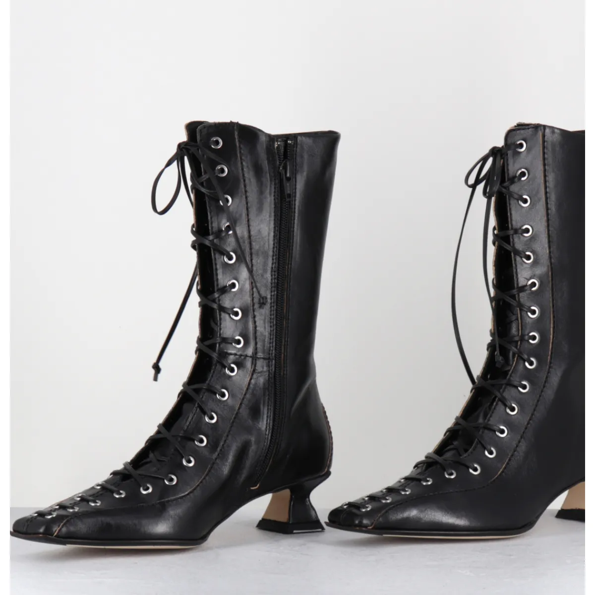 Boots^MIISTA Boots à lacets corseté cuir & bout carré - EMILE BLACK LACE UP NOIR