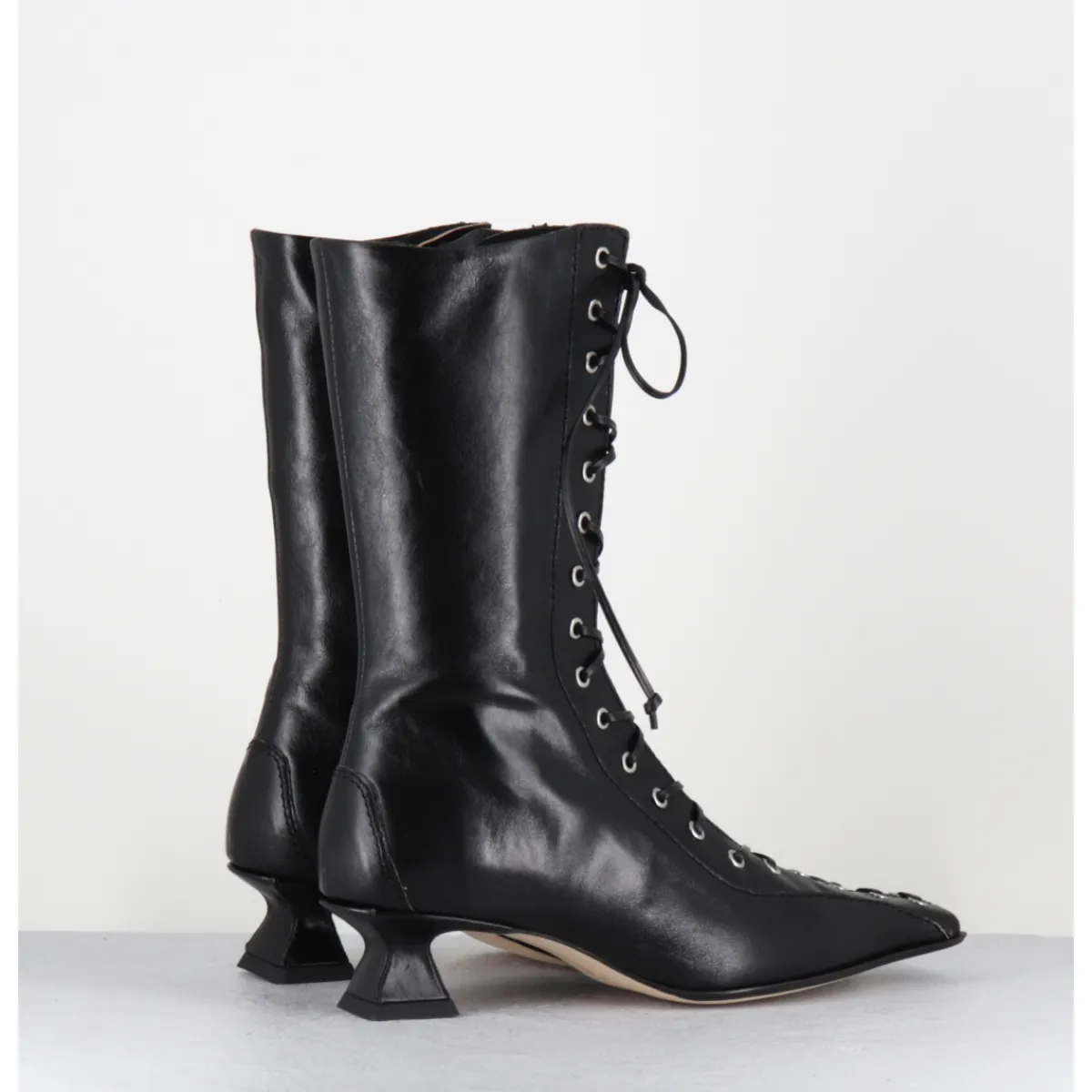 Boots^MIISTA Boots à lacets corseté cuir & bout carré - EMILE BLACK LACE UP NOIR