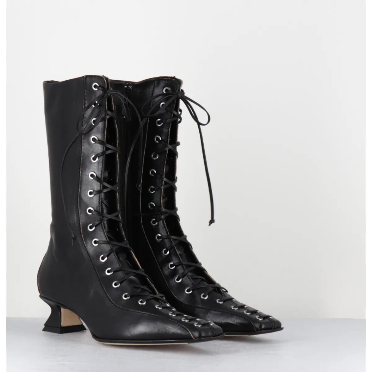 Boots^MIISTA Boots à lacets corseté cuir & bout carré - EMILE BLACK LACE UP NOIR