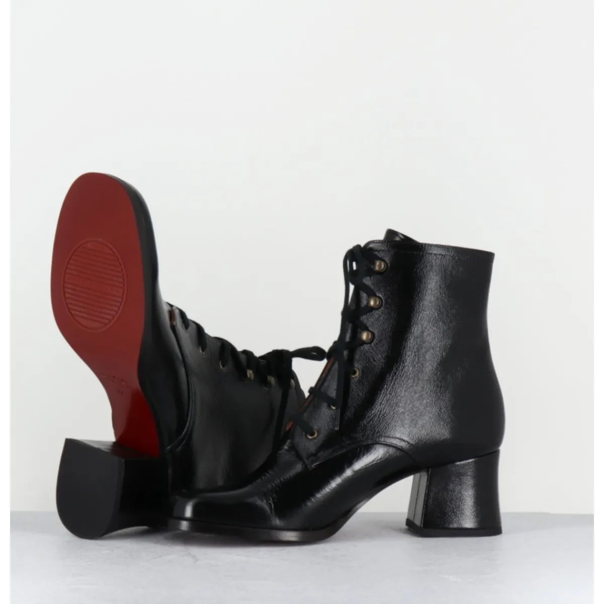 Boots^CHIE MIHARA Boots à lacets en cuir petit talon rétro - TAMUJO DUNPACK NEGRO NOIR