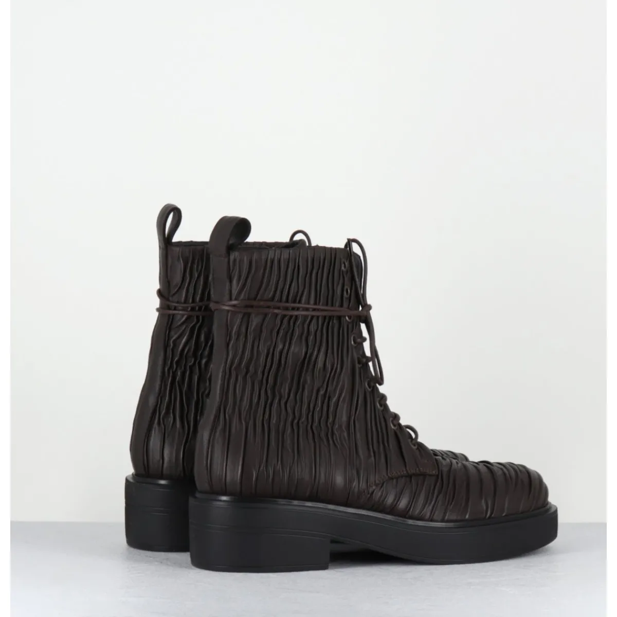 Boots^GARRICE LAB Boots à lacets en cuir plissé - OTARE PLISSE T MORO MARRON