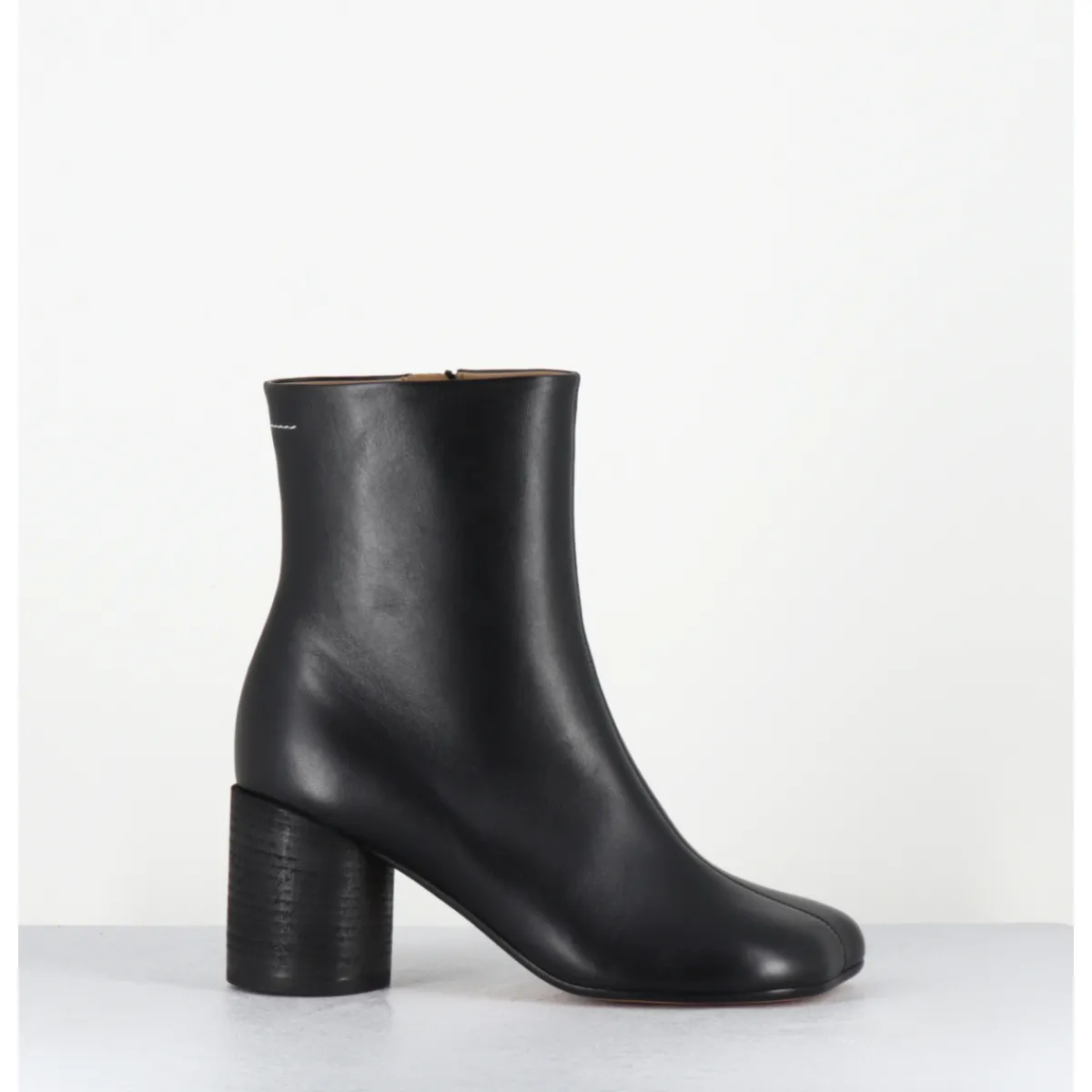 Boots^MM6 MAISON MARGIELA Boots anatomiques en cuir - S59WU0235 T8013 NOIR