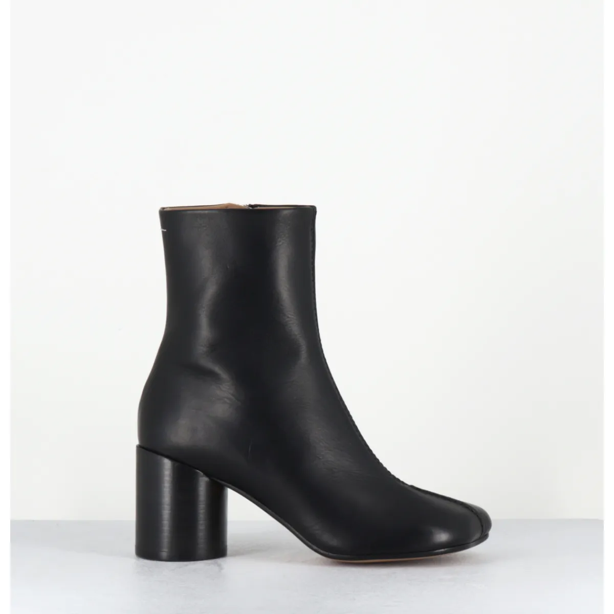 Boots^MM6 MAISON MARGIELA Boots anatomiques surpiqûre frontale en cuir - S59WU0249 T8013 NOIR