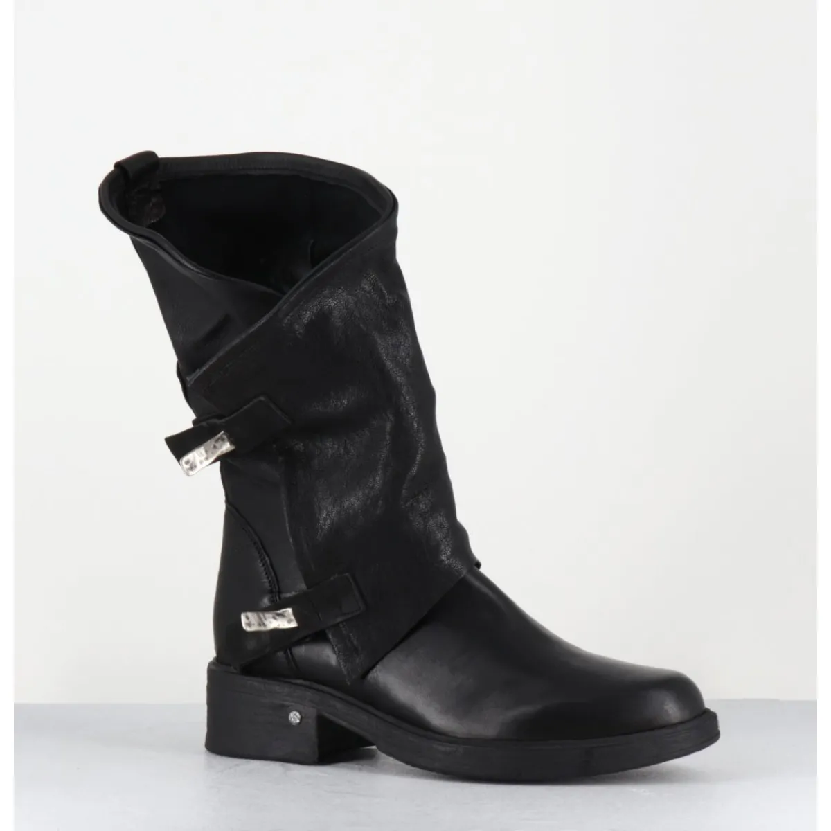 Boots | Bikers^GARRICE LAB Boots bikers plates en cuir asymétriques - RAGELI RAG NERO NOIR