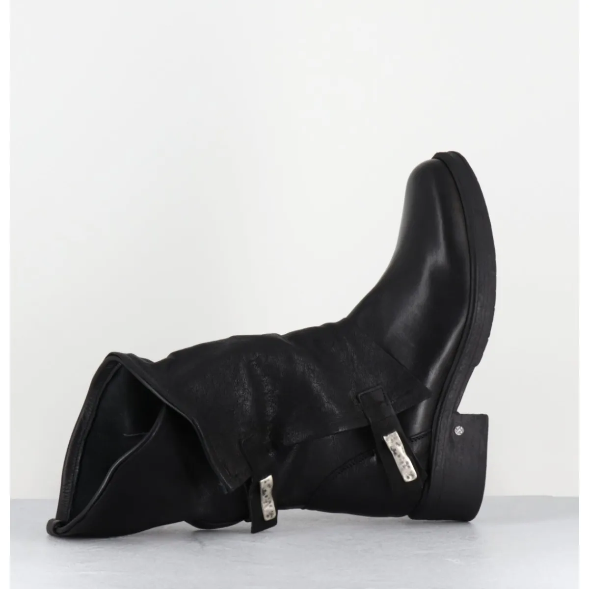 Boots | Bikers^GARRICE LAB Boots bikers plates en cuir asymétriques - RAGELI RAG NERO NOIR