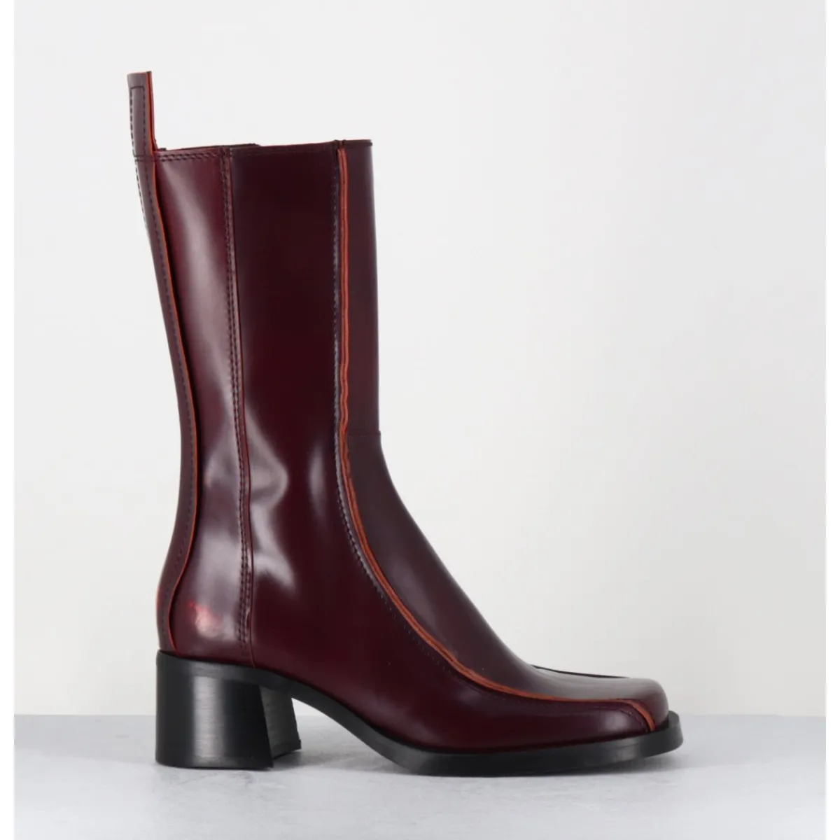 Boots^E8 BY MIISTA Boots bout carré x & surpiqûres orange - MARIELA BURGUNDY BOOTS BORDEAU