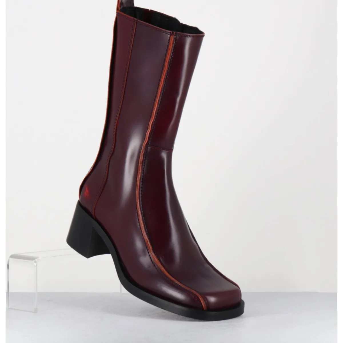 Boots^E8 BY MIISTA Boots bout carré x & surpiqûres orange - MARIELA BURGUNDY BOOTS BORDEAU