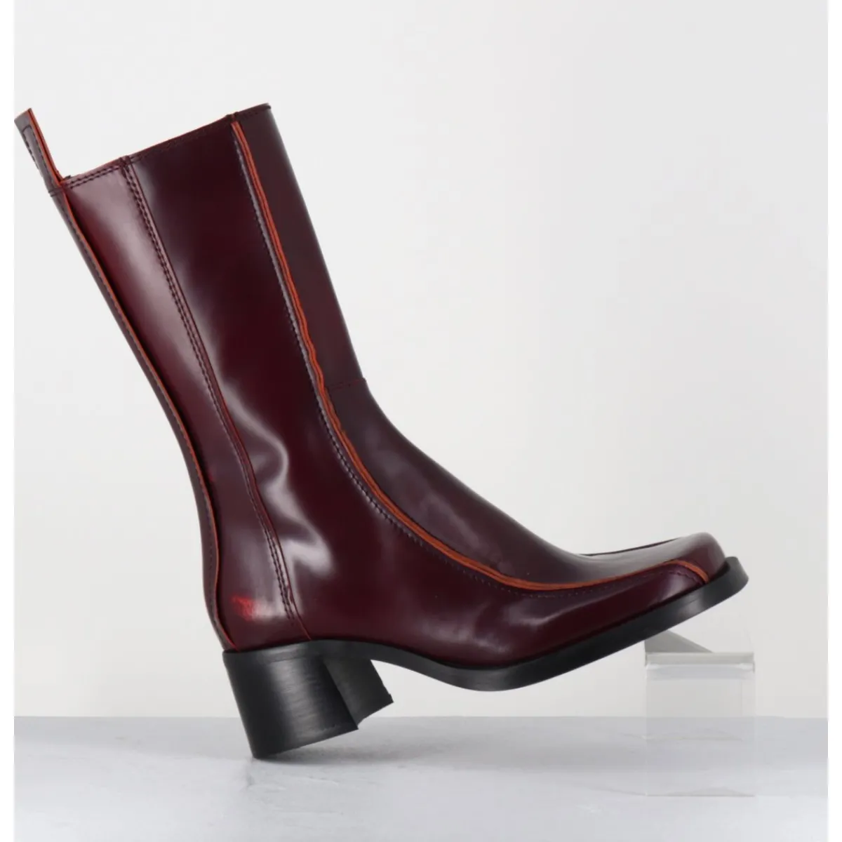 Boots^E8 BY MIISTA Boots bout carré x & surpiqûres orange - MARIELA BURGUNDY BOOTS BORDEAU