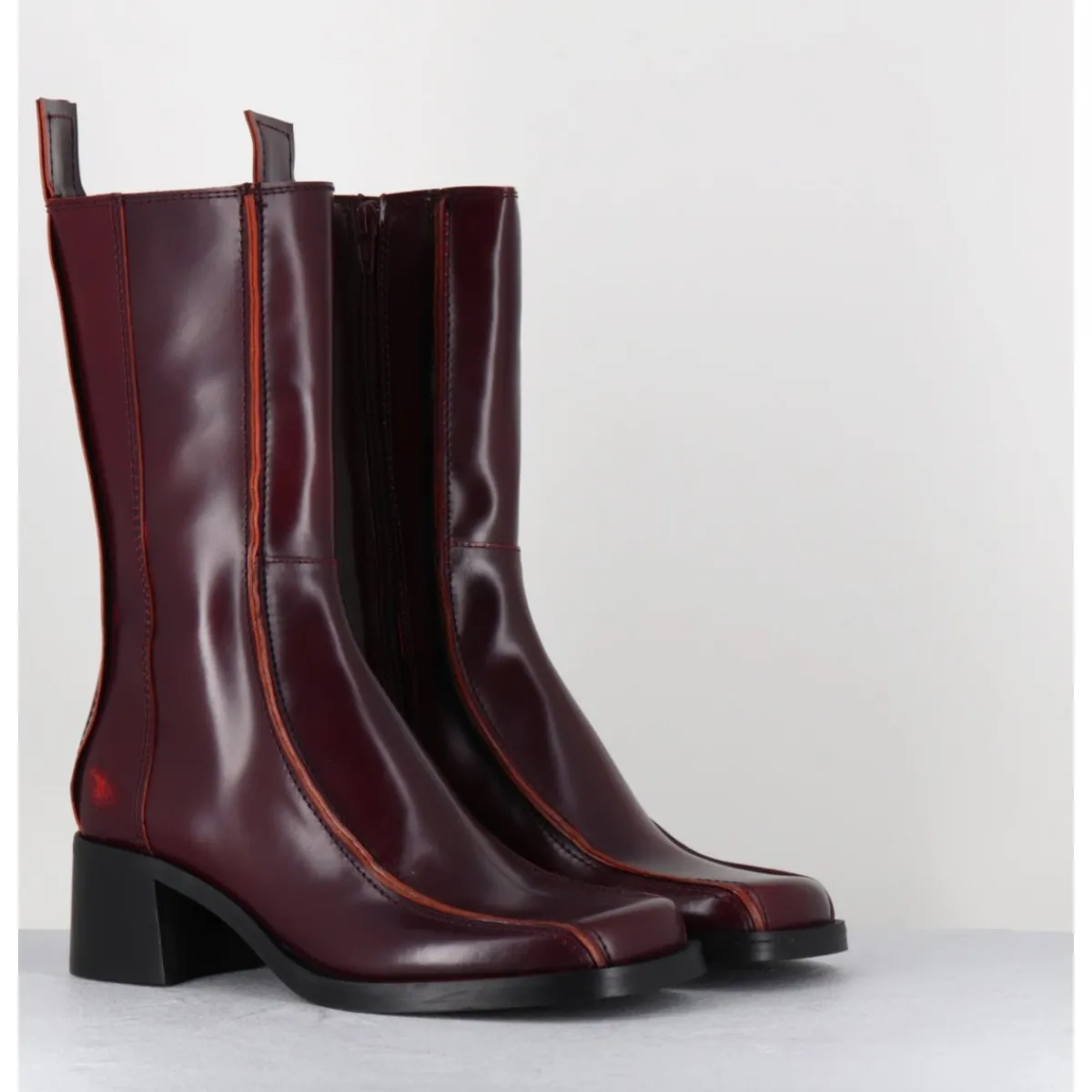 Boots^E8 BY MIISTA Boots bout carré x & surpiqûres orange - MARIELA BURGUNDY BOOTS BORDEAU