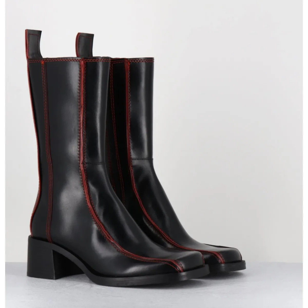 Boots^E8 BY MIISTA Boots bout carré cuir & surpiqûres orange - MARIELA BLACK BOOTS NOIR