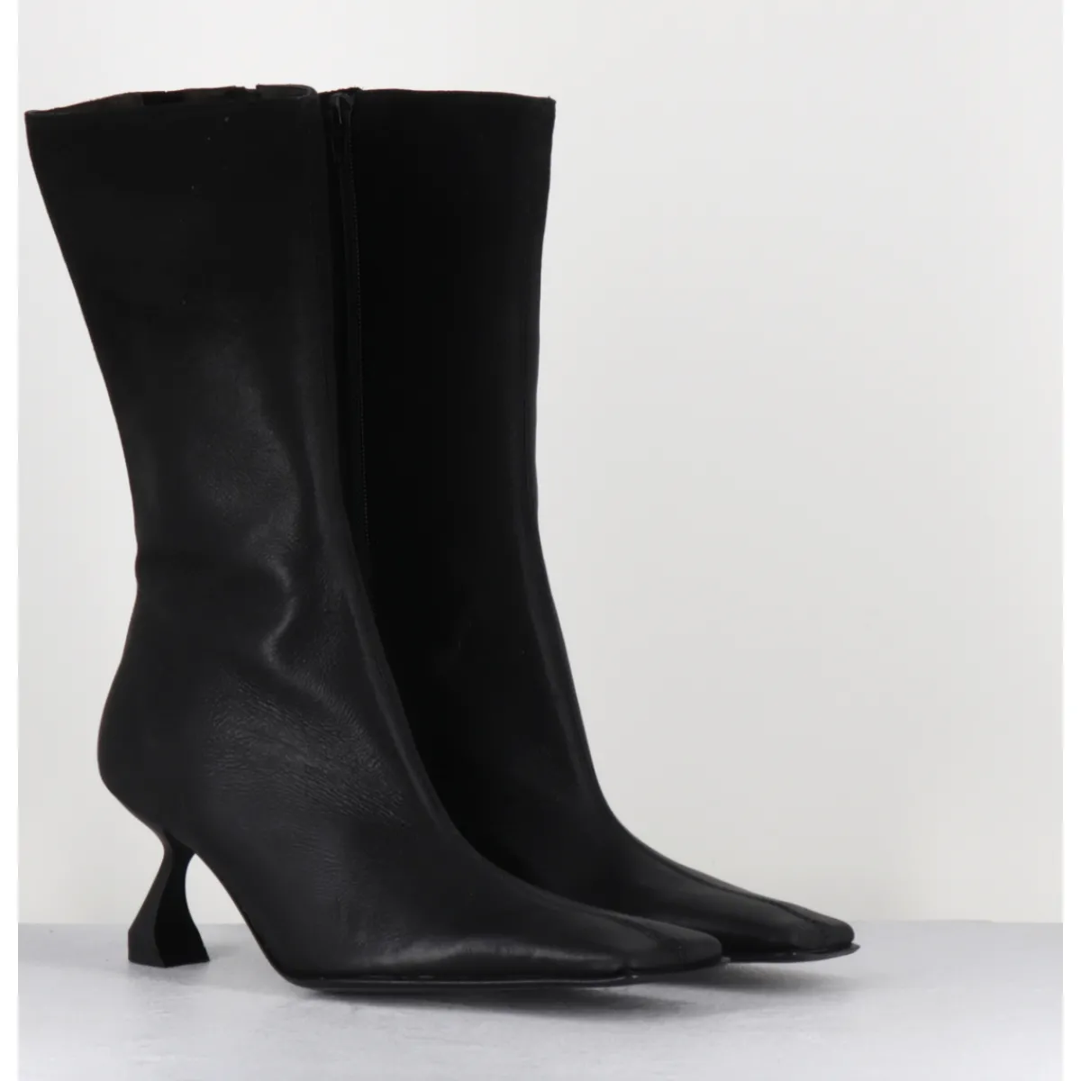 Boots^MIISTA Boots bout carré talon incurvé en cuir - PEARL BLACK BOOTS NOIR