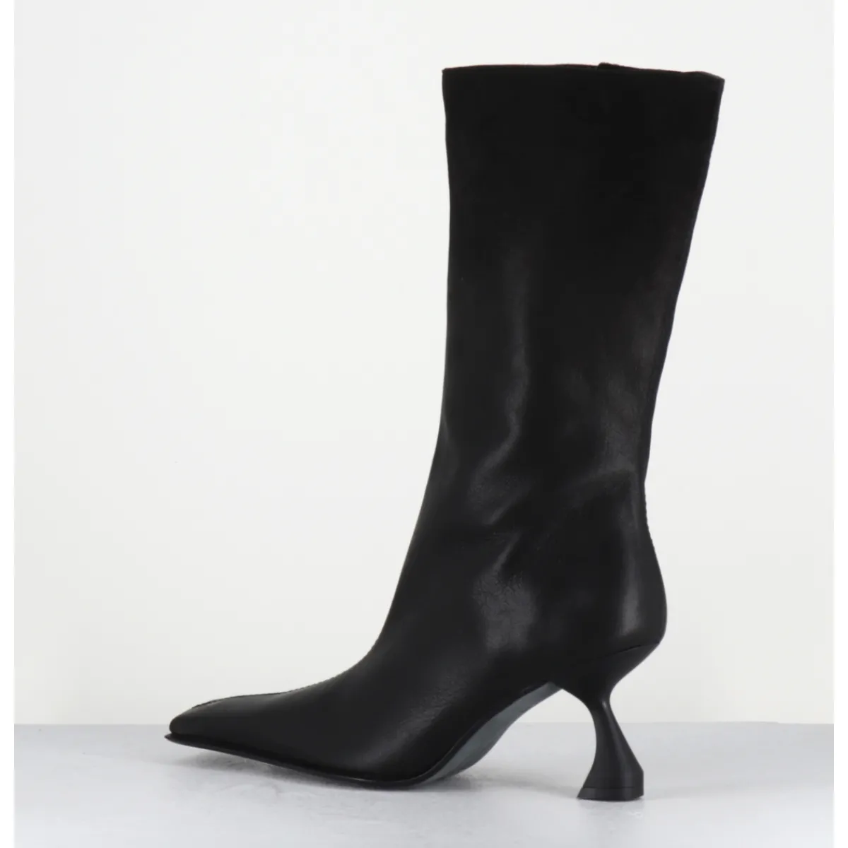 Boots^MIISTA Boots bout carré talon incurvé en cuir - PEARL BLACK BOOTS NOIR