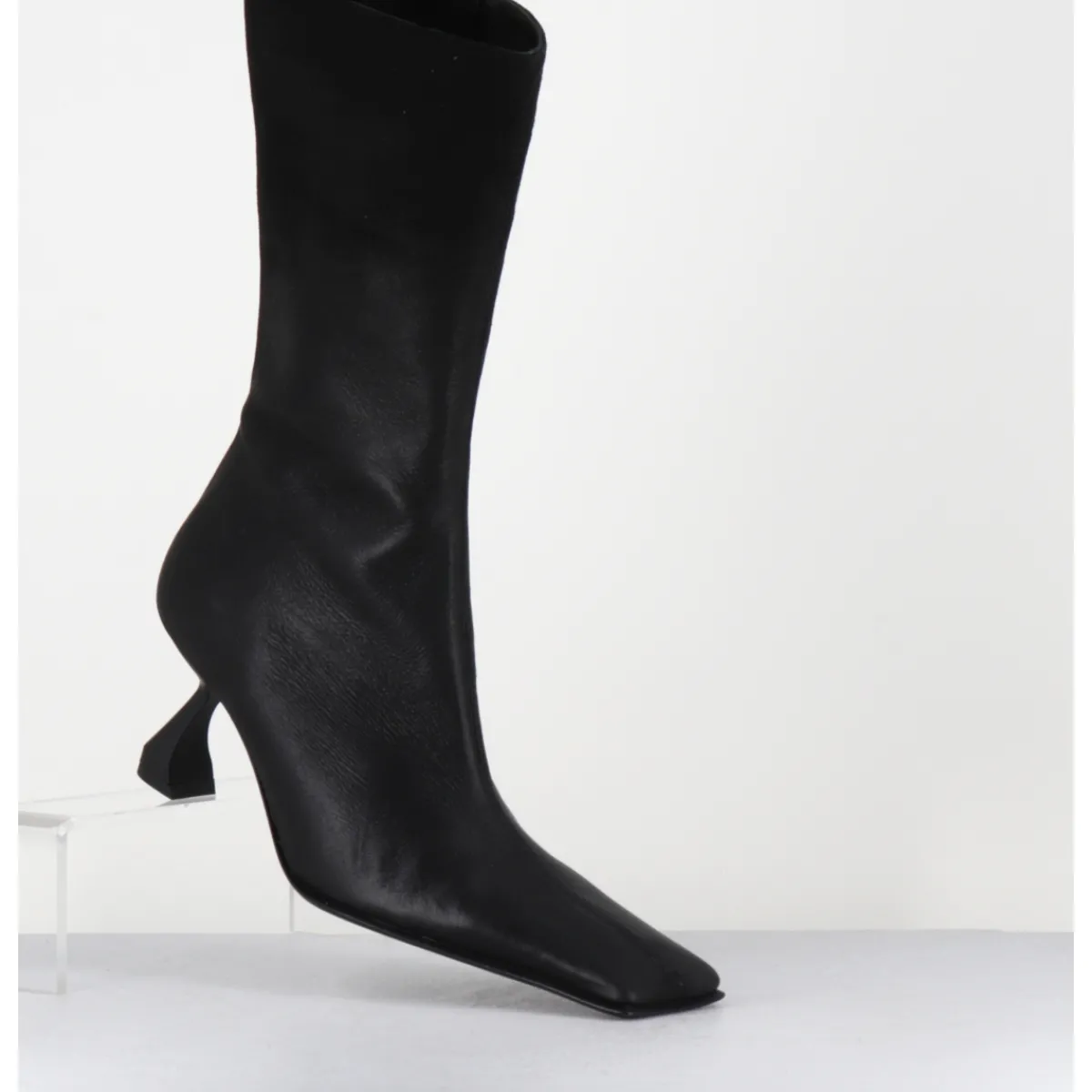 Boots^MIISTA Boots bout carré talon incurvé en cuir - PEARL BLACK BOOTS NOIR