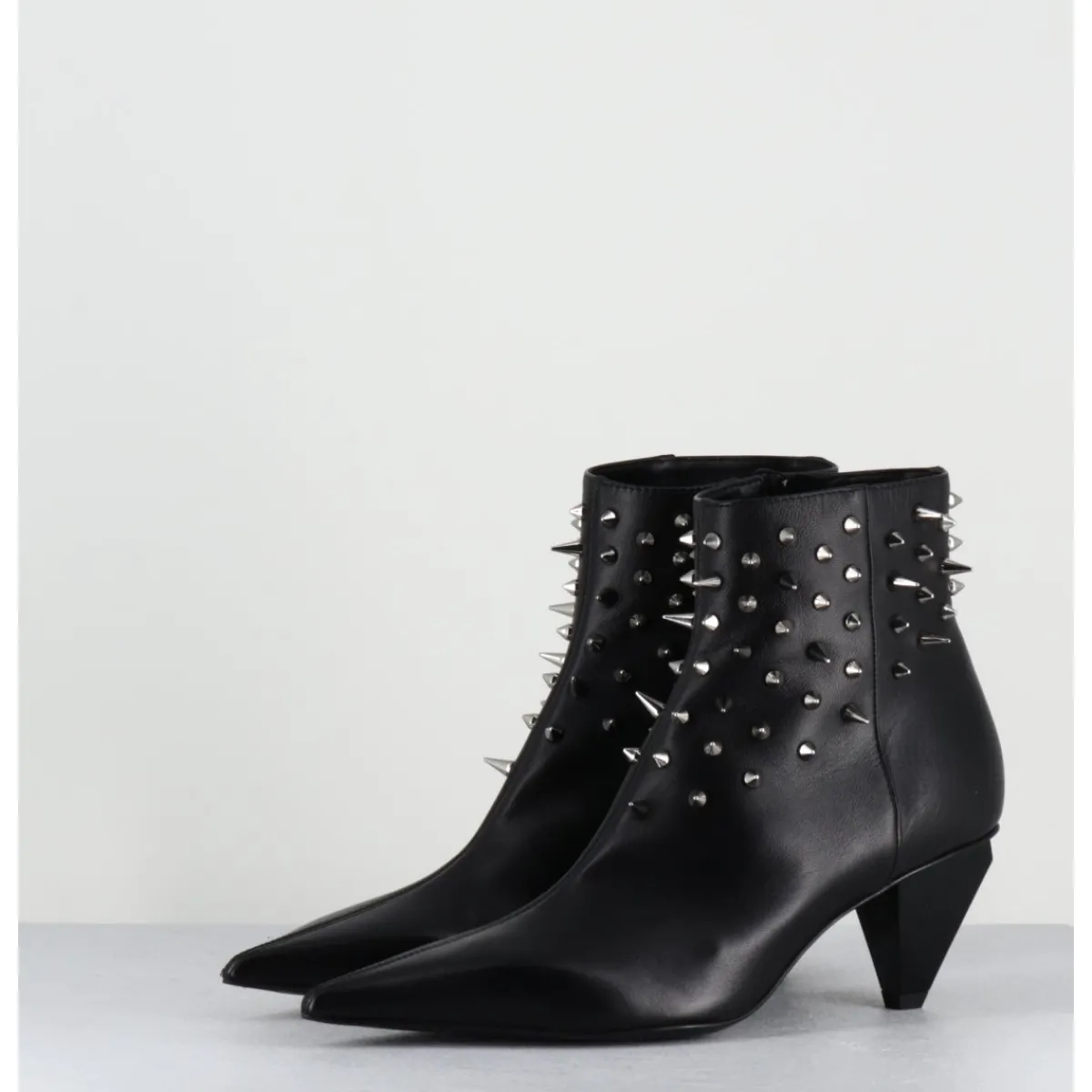 Boots^AGL Boots bout pointu en cuir à clous - KNIFE STUDS NERO NOIR
