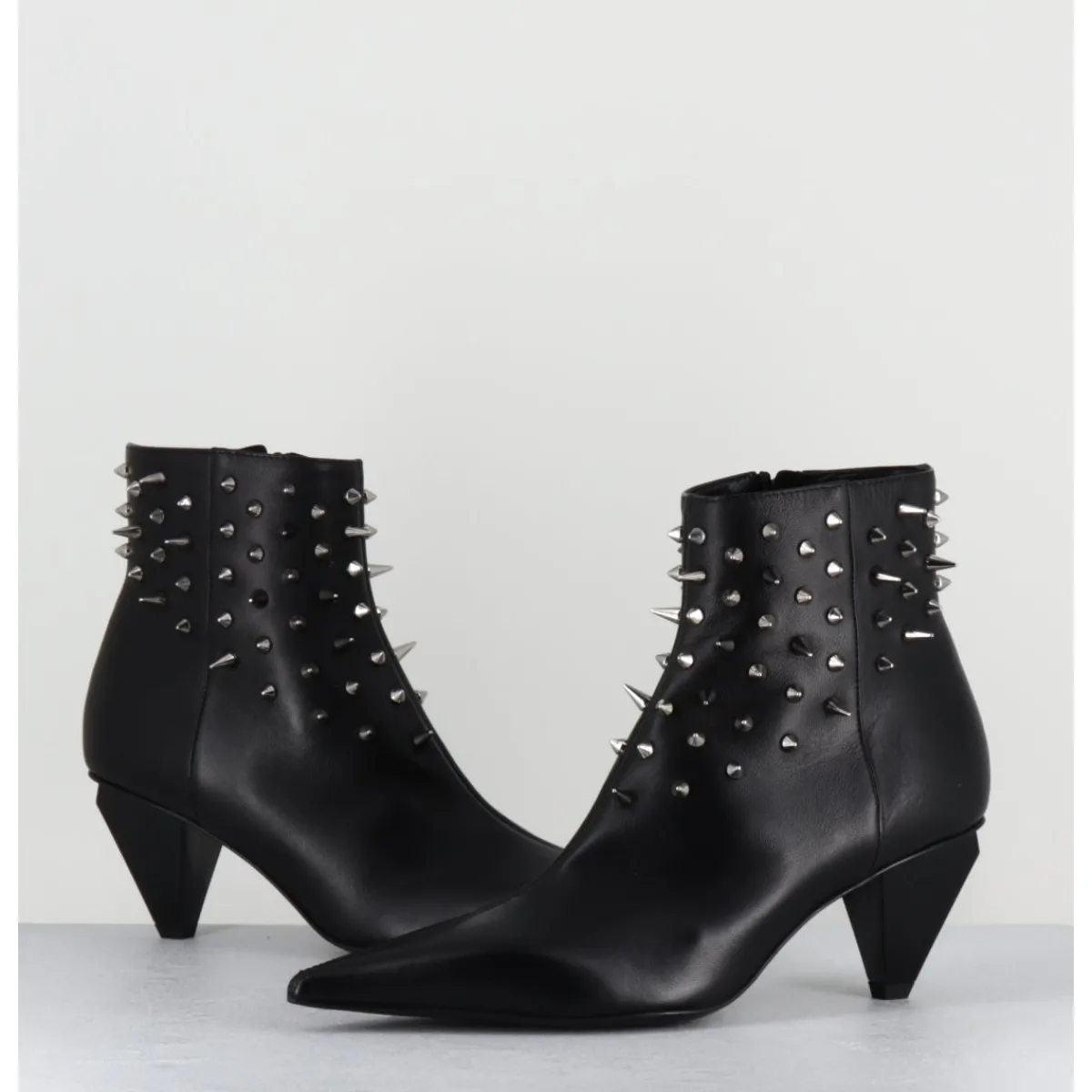 Boots^AGL Boots bout pointu en cuir à clous - KNIFE STUDS NERO NOIR