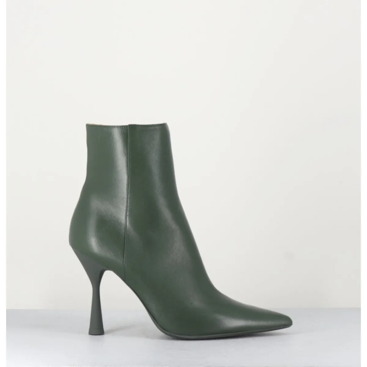 Boots^AGL Boots bout pointu en cuir souple - DEA CAPPY VERT