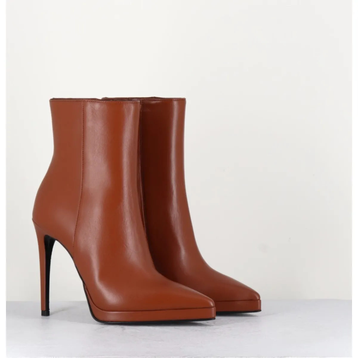 Boots^GARRICE LAB Boots bout pointu talon haut en cuir caramel - SAFRA LUGGAGE CAMEL