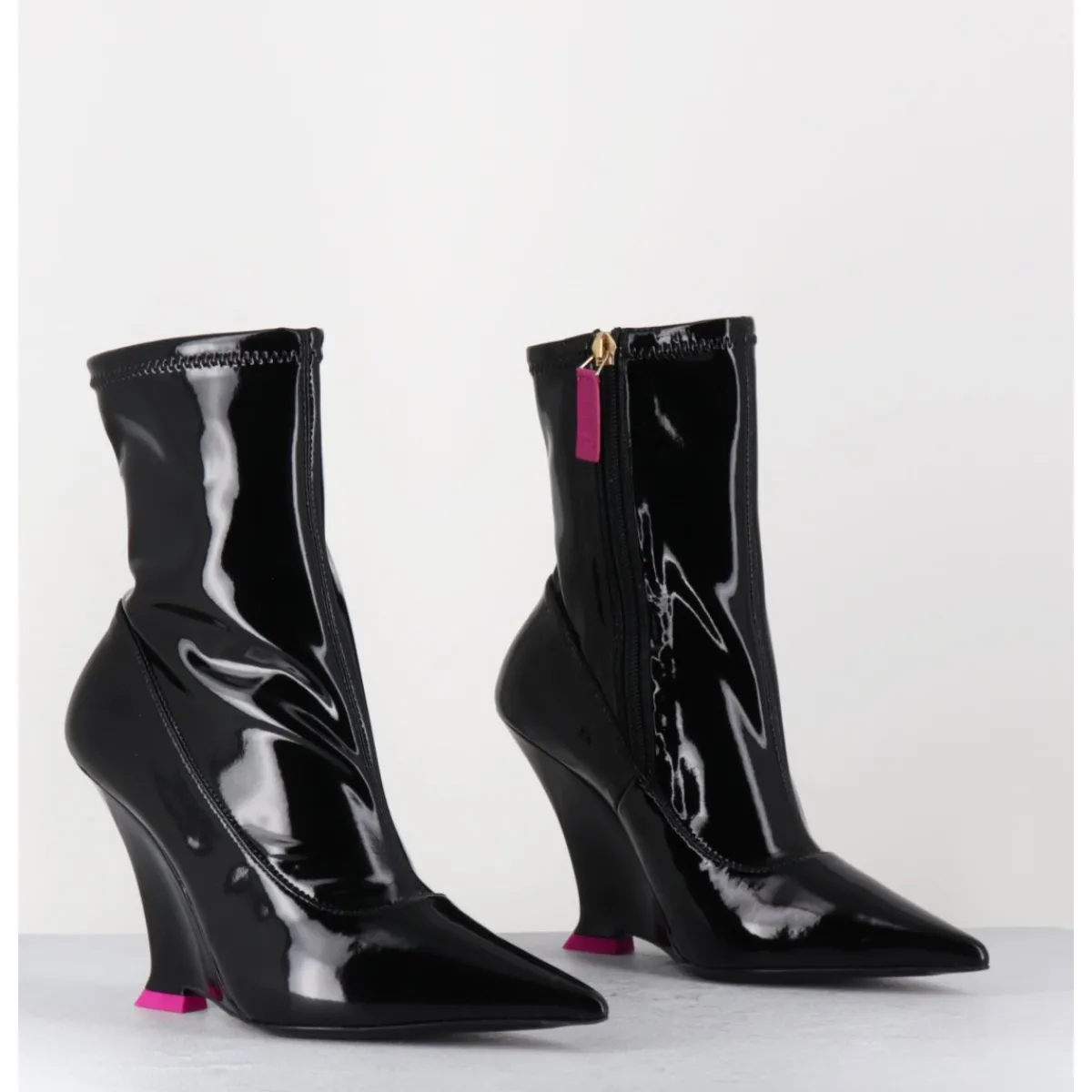 Boots^3JUIN Boots bout pointu vernis talon compensé y2k - MARLA FLUID BLACK NOIR