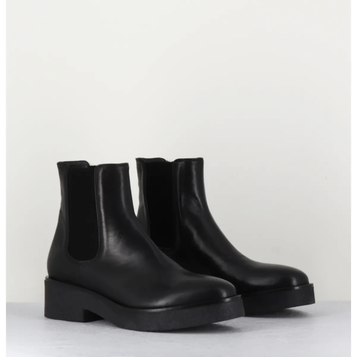 Boots^GARRICE LAB Boots chelsea en cuir naplak - PERLA NERO NOIR