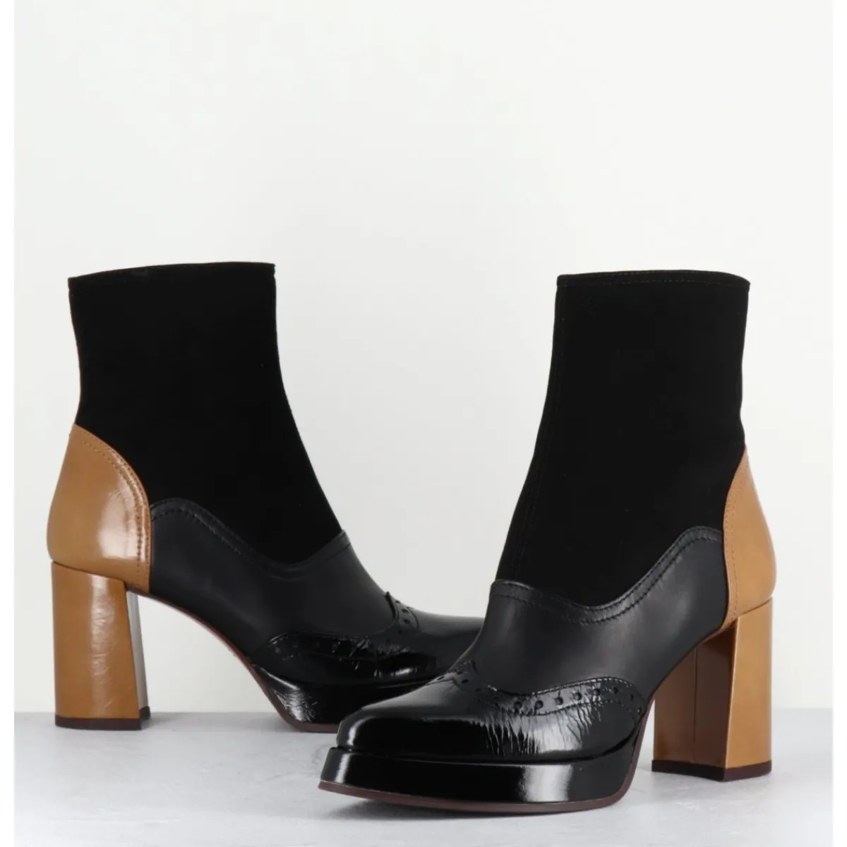Boots^CHIE MIHARA Boots cuir noir & talon beige bout pointu fleuri - FAYU MASERATI NEGRO