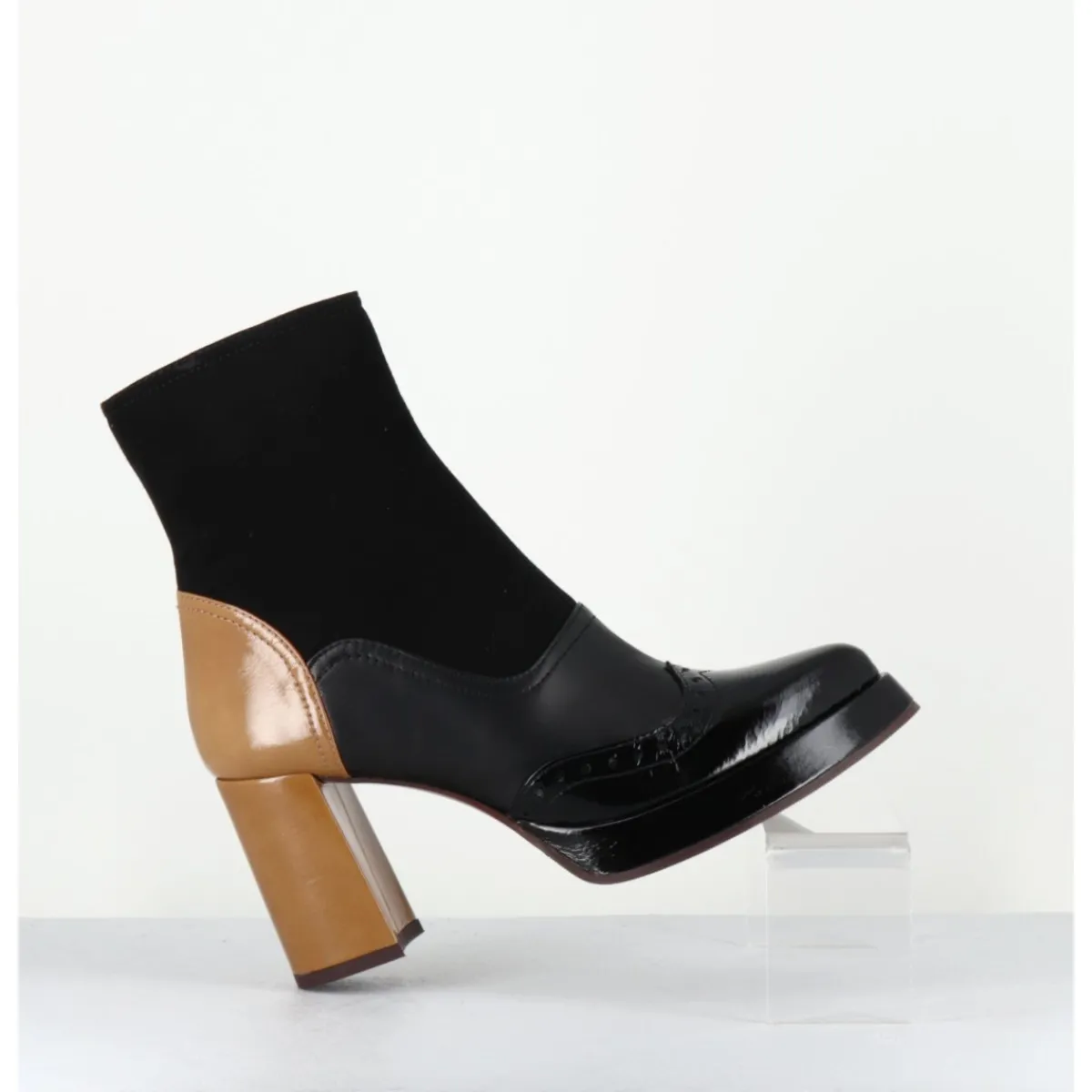 Boots^CHIE MIHARA Boots cuir noir & talon beige bout pointu fleuri - FAYU MASERATI NEGRO