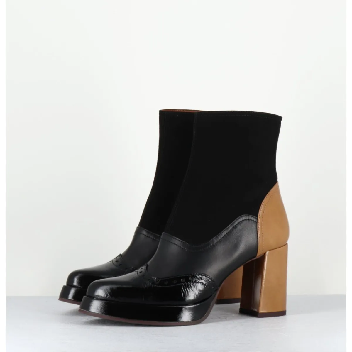 Boots^CHIE MIHARA Boots cuir noir & talon beige bout pointu fleuri - FAYU MASERATI NEGRO