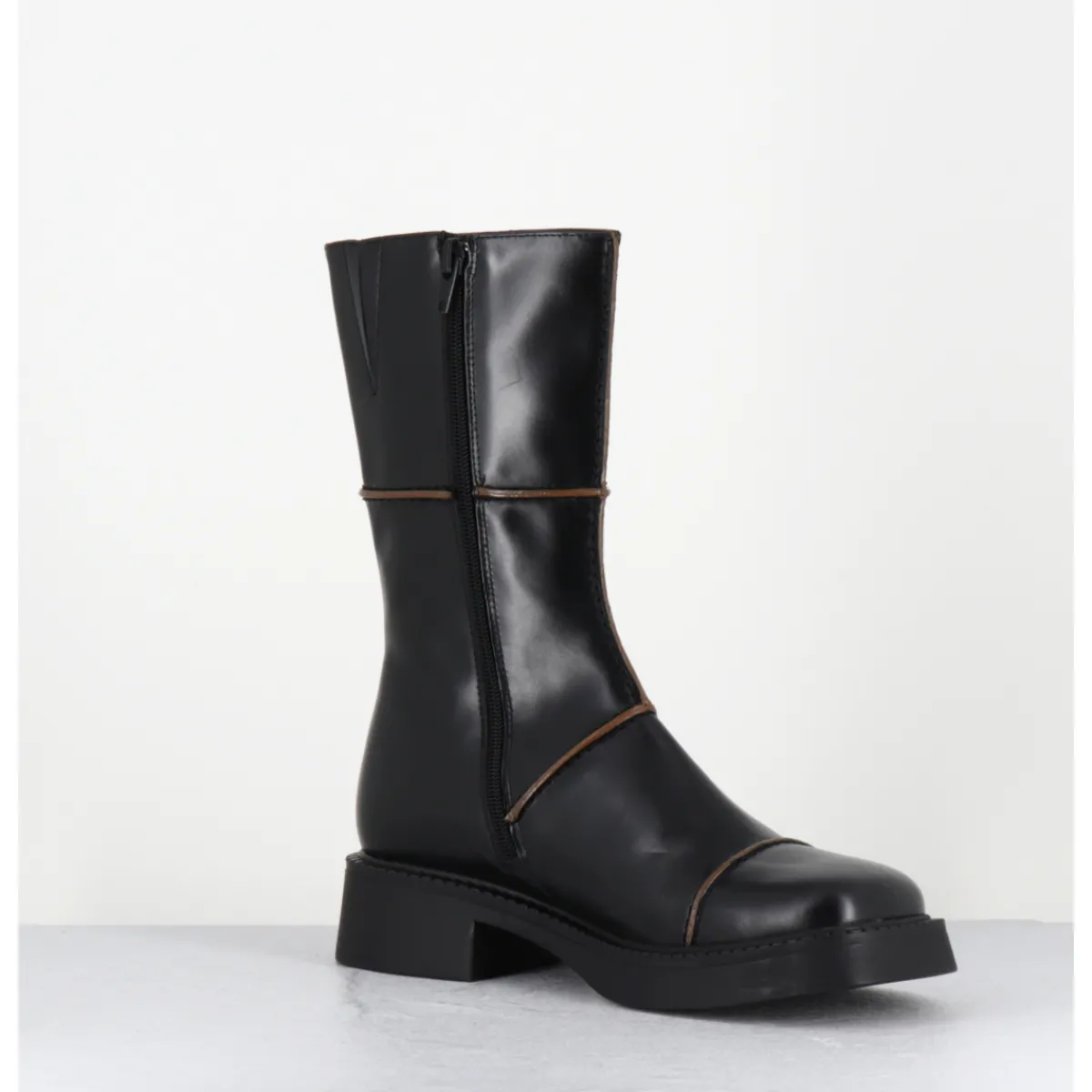 Boots^E8 BY MIISTA Boots cuir surpiqûres marron bout carré 90s - DAHLIAH24 BLACK BOOTS NOIR