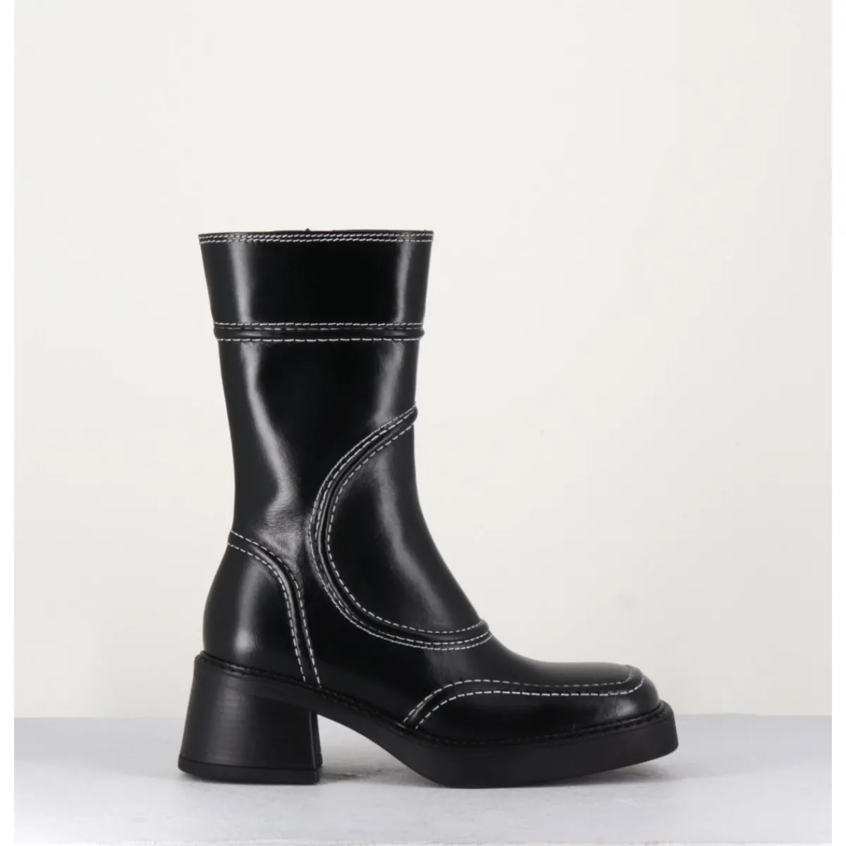 Boots^E8 BY MIISTA Boots cuir surpiqûres 90's - MALENE BLACK ANKLE BOOTS NOIR