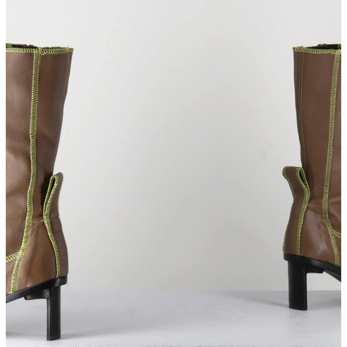 Boots^MIISTA Boots en cuir marron coutures graphiques vertes - EIMI GREEN BOOTS