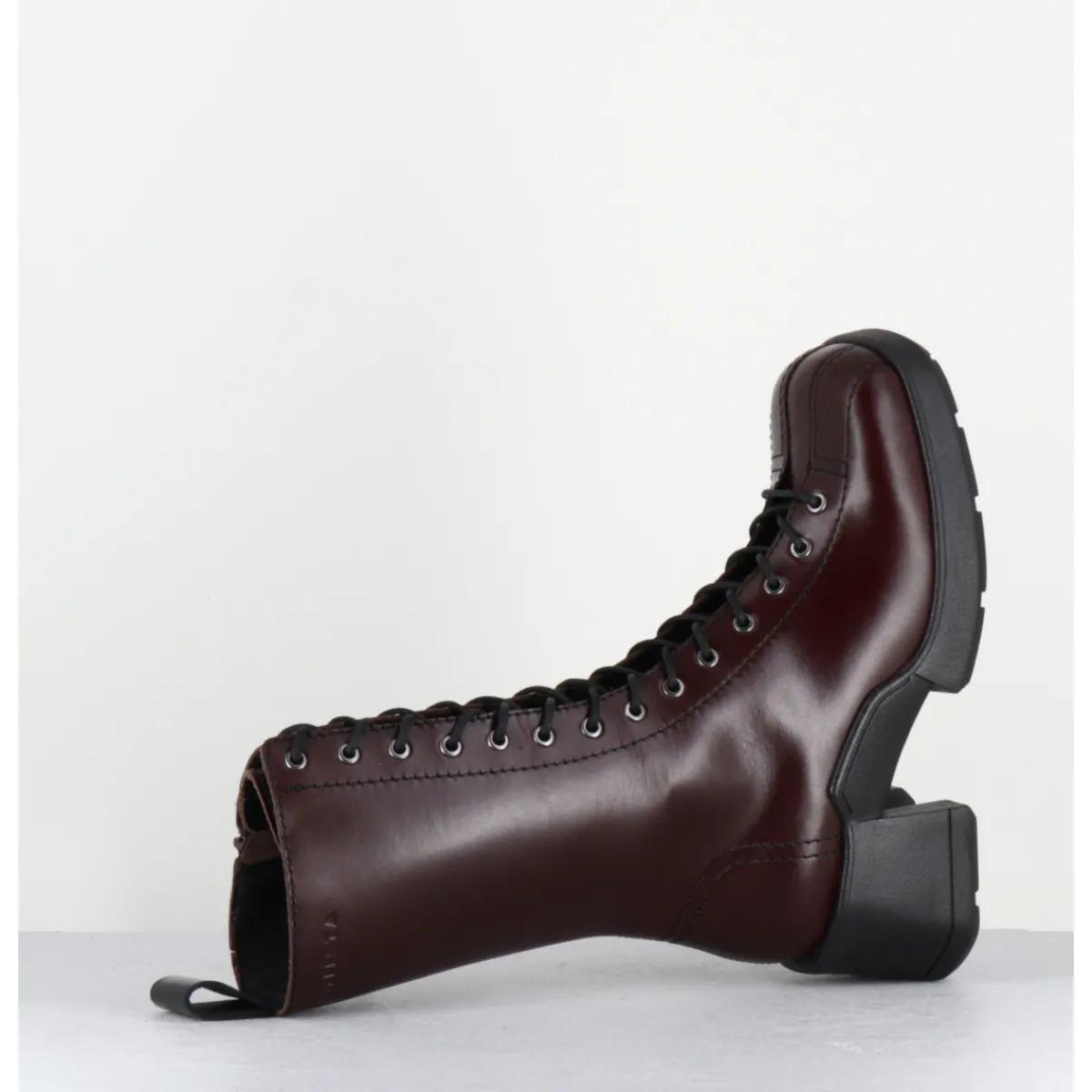 Boots^E8 BY MIISTA Boots en cuir surpiqûres et lacets noirs - INGE BROWN ANKLE BOOTS MARRON