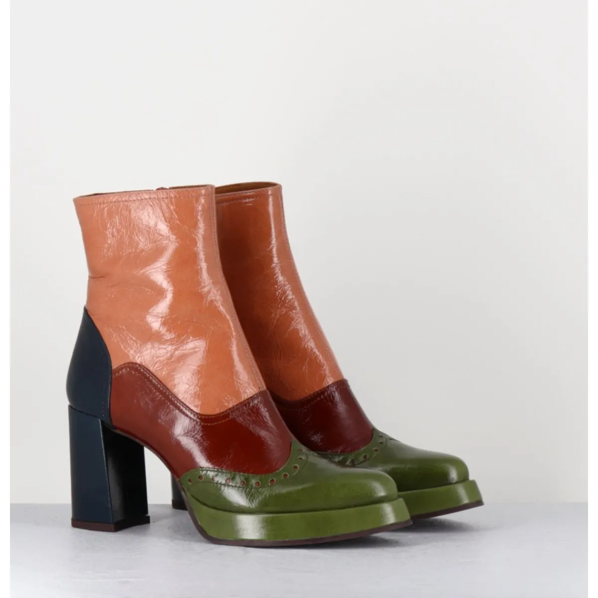 Boots^CHIE MIHARA Boots en cuir multicolore & bout pointu fleuri - FAYU MASERATI MILI