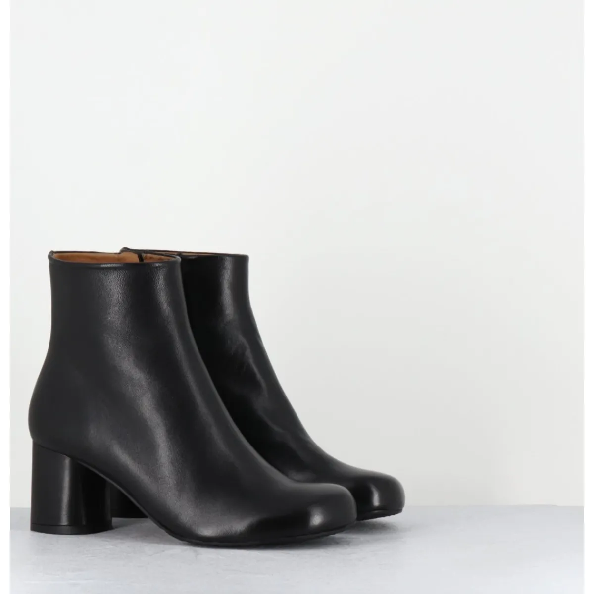 Boots^AUDLEY Boots en cuir à talon ligne minimaliste - SAKA NAPPA BLACK NOIR