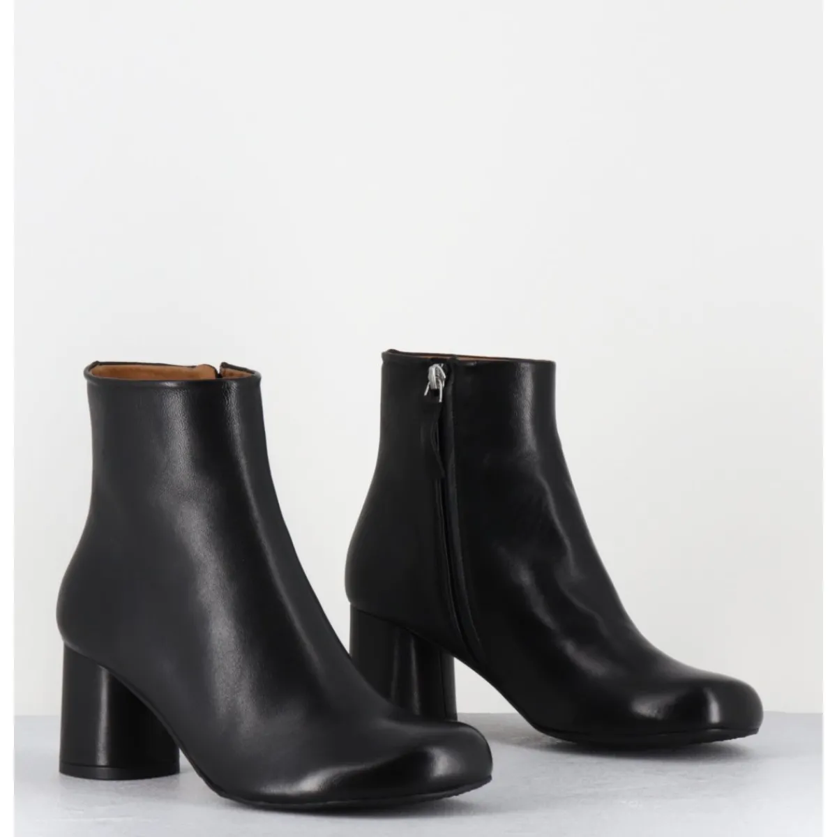 Boots^AUDLEY Boots en cuir à talon ligne minimaliste - SAKA NAPPA BLACK NOIR