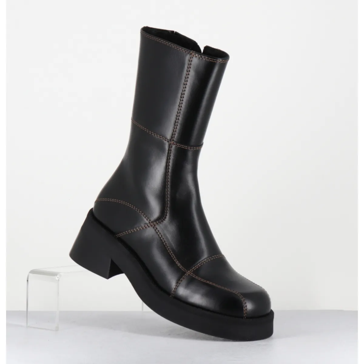 Boots^E8 BY MIISTA Boots en cuir & surpiqûres marron - HEYA BLACK BROWN BOOTS NOIR