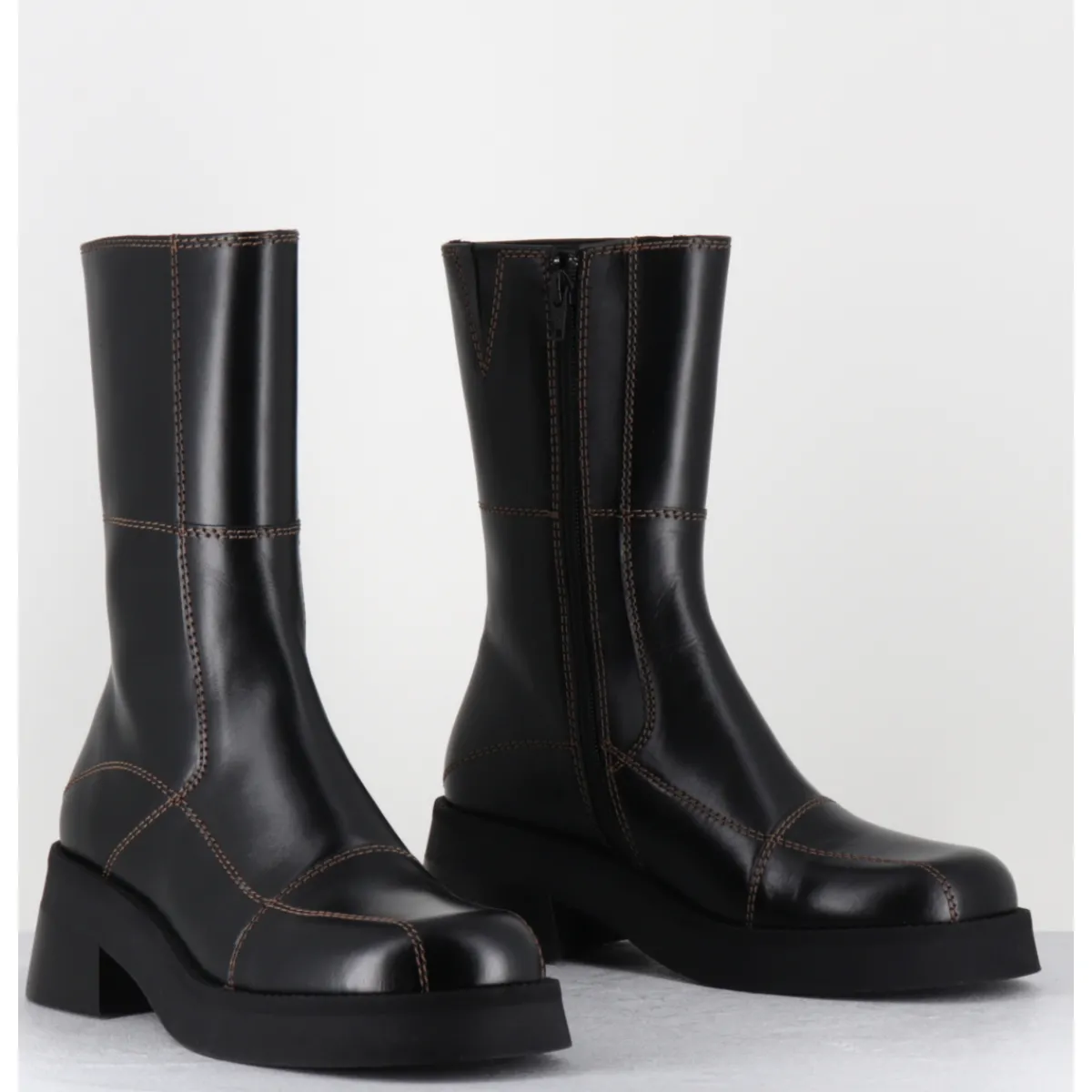 Boots^E8 BY MIISTA Boots en cuir & surpiqûres marron - HEYA BLACK BROWN BOOTS NOIR