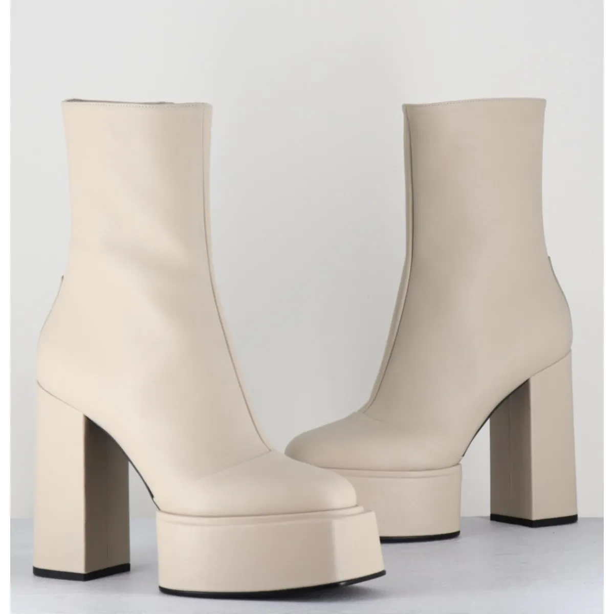 Boots | Plateformes^3JUIN Boots en cuir souple blanc - IARA MOK MILK