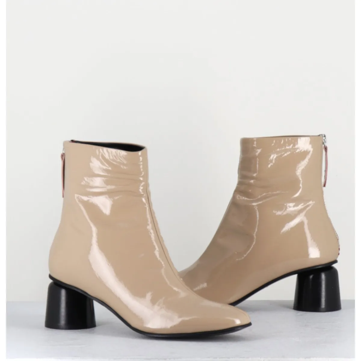 Boots^HALMANERA Boots en cuir vernis petit talon 60s - ANYA13 INCENSO BEIGE