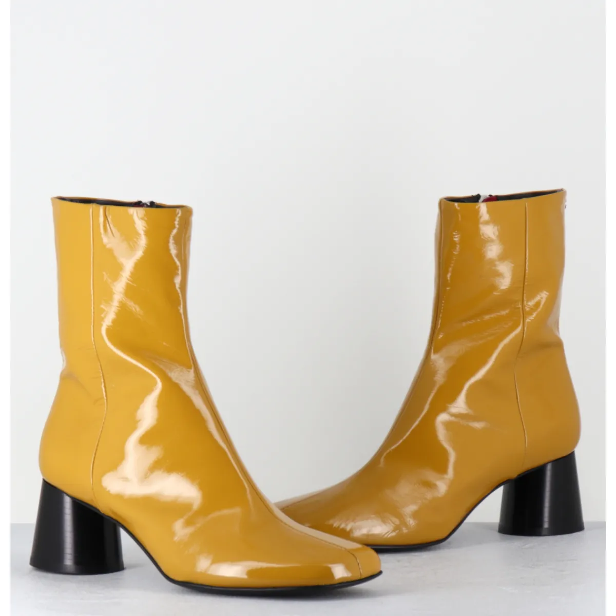Boots^HALMANERA Boots en cuir vernis jaune talon cylindrique - DANI04 MUNA LUPPOLO MOUTARDE
