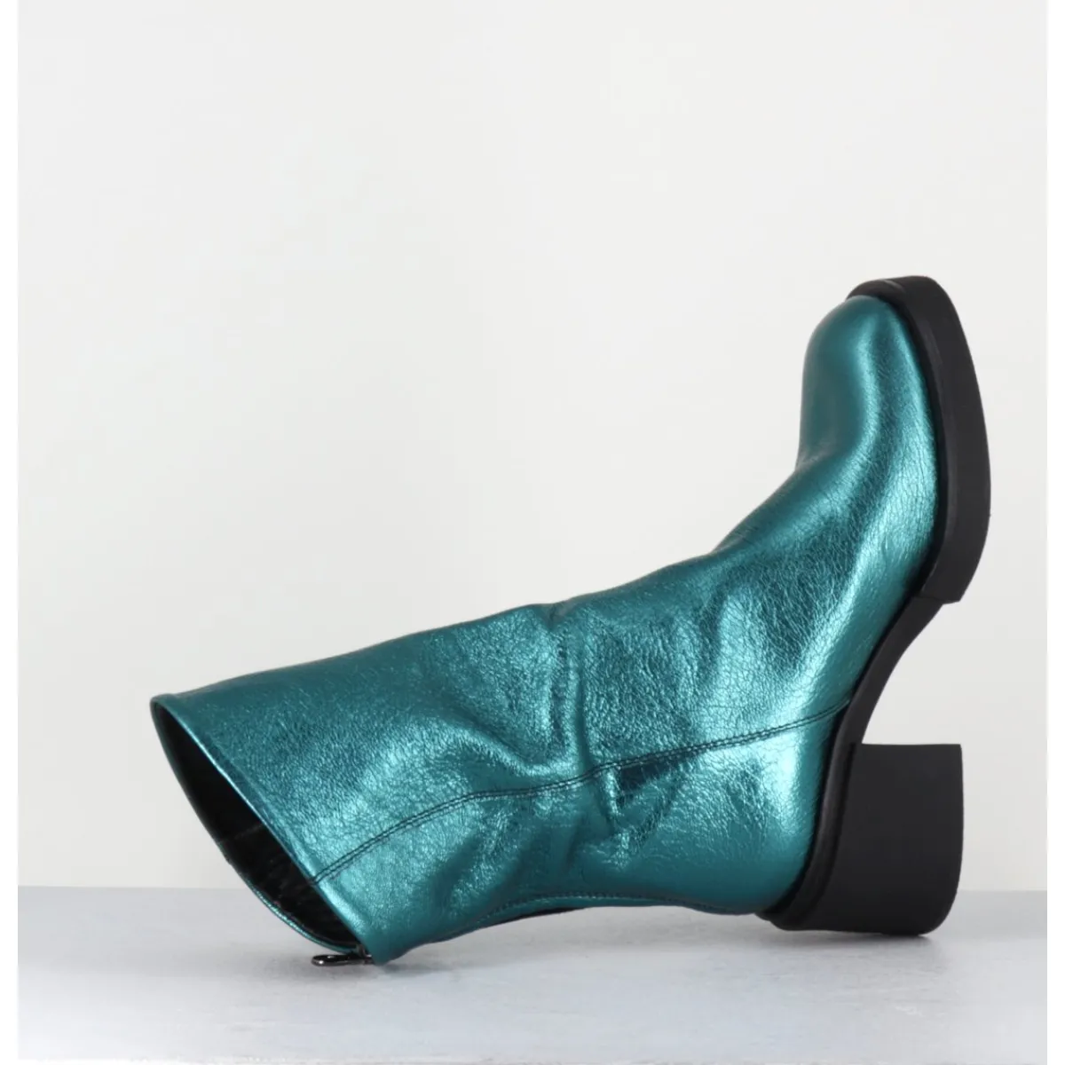 Boots | Bikers^GARRICE LAB Boots légères esprit biker en cuir métallisé - YAMA LAMINATO PETROLIO BLEU