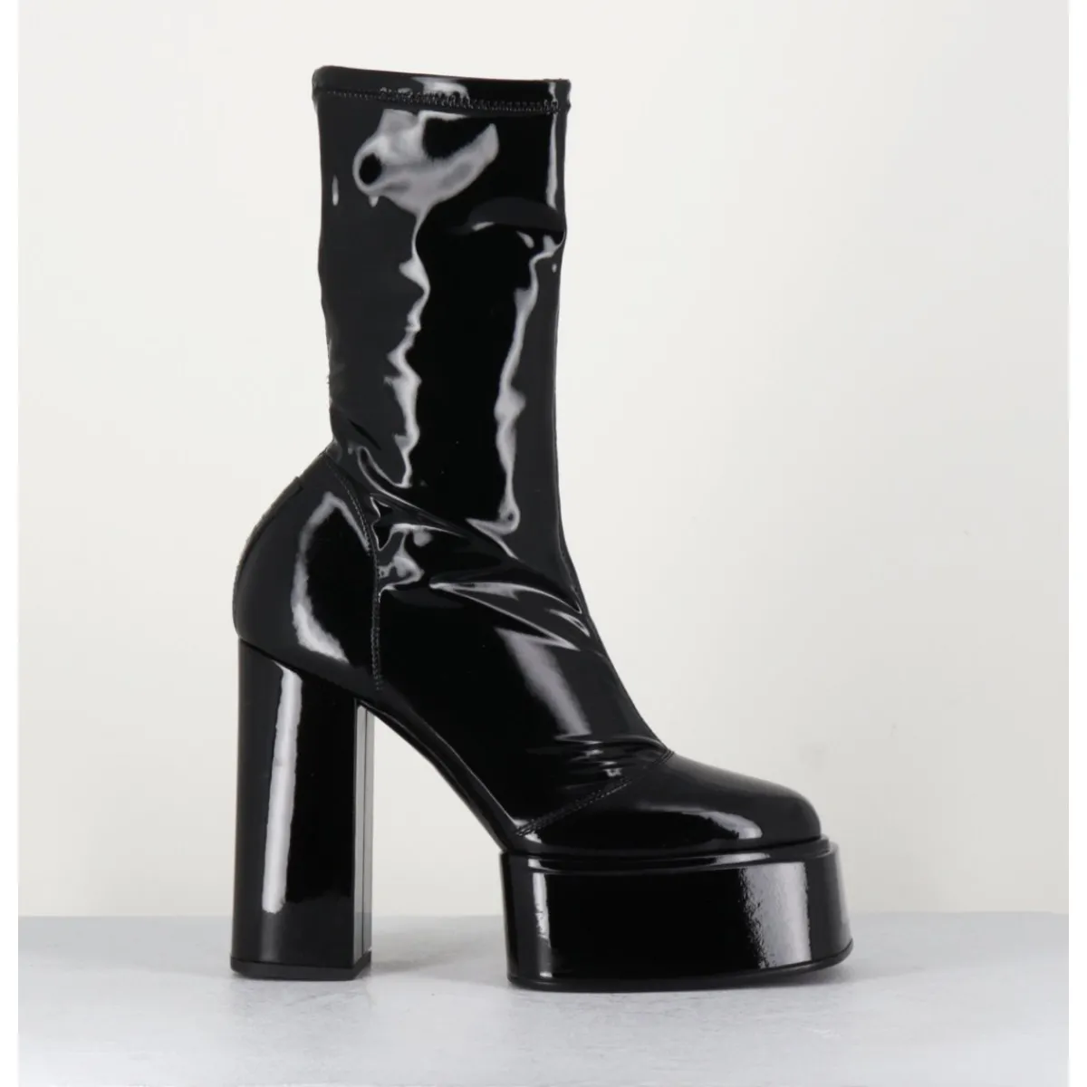 Boots | Plateformes^3JUIN Boots es vernis stretch - VICTORIA MOK PATENT NOIR