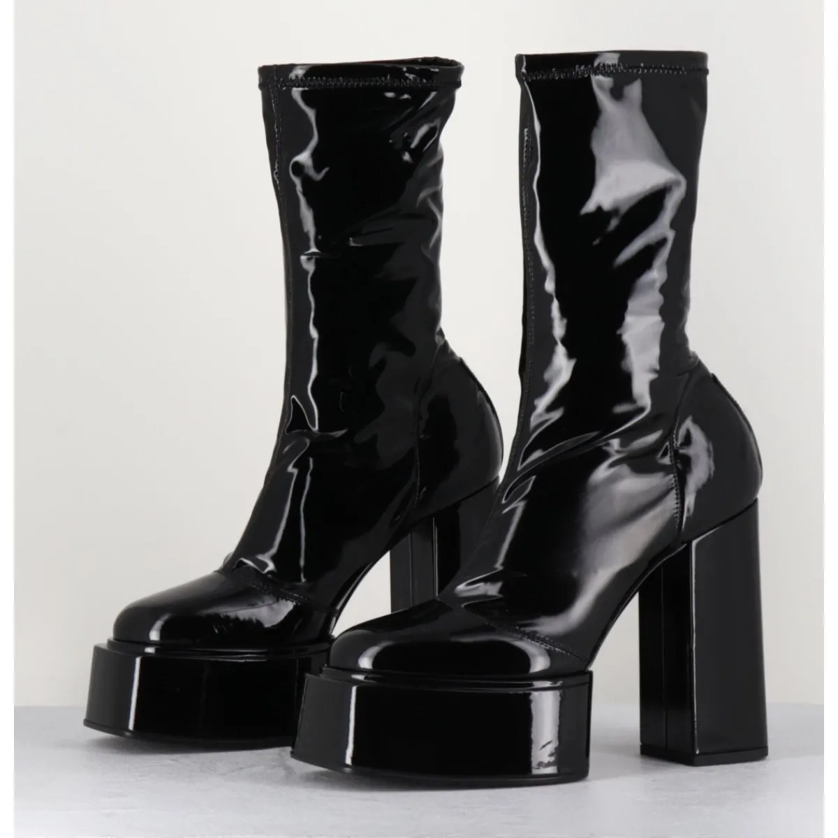 Boots | Plateformes^3JUIN Boots es vernis stretch - VICTORIA MOK PATENT NOIR