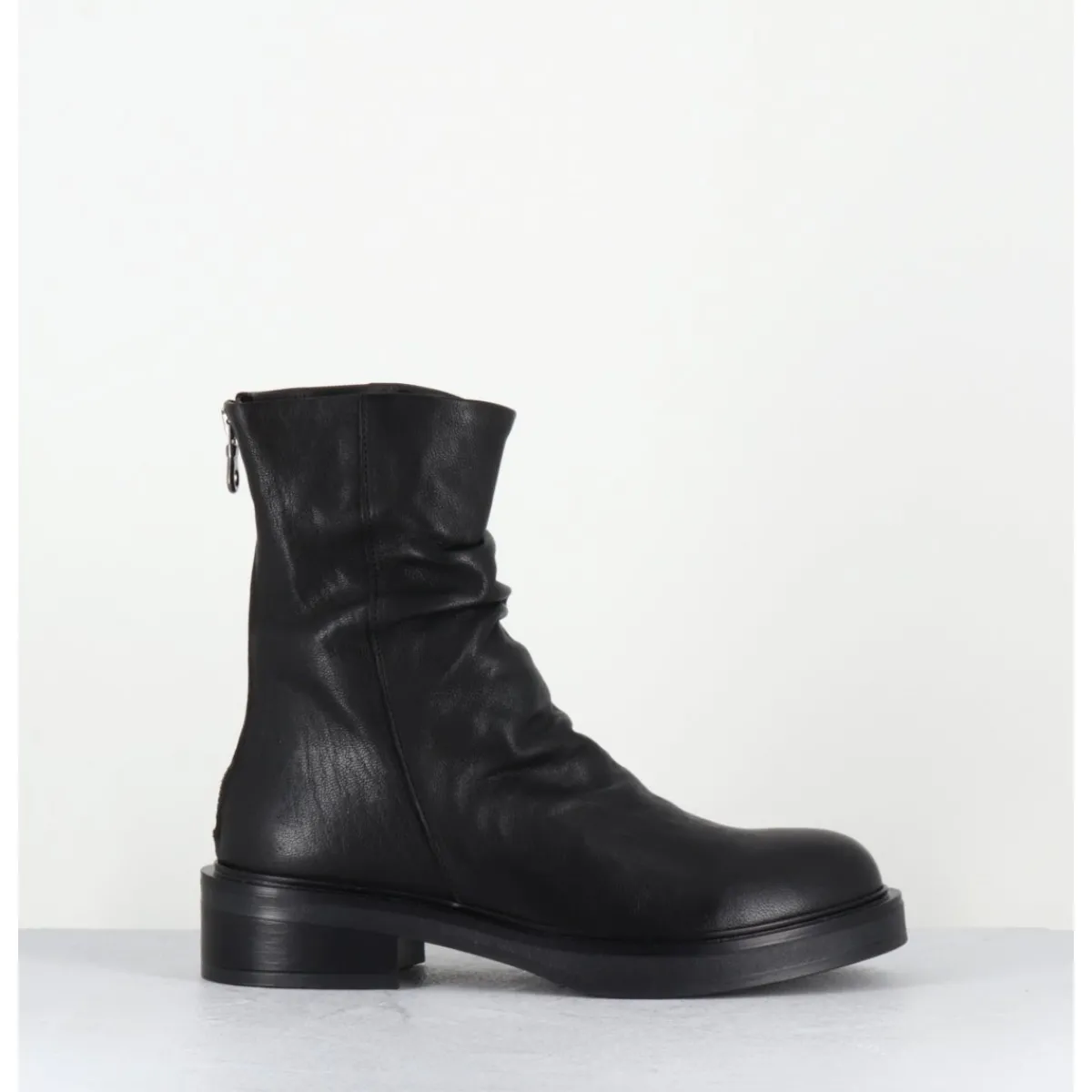 Boots^GARRICE LAB Boots plates en cuir - NATORI LAVATO NERO NOIR