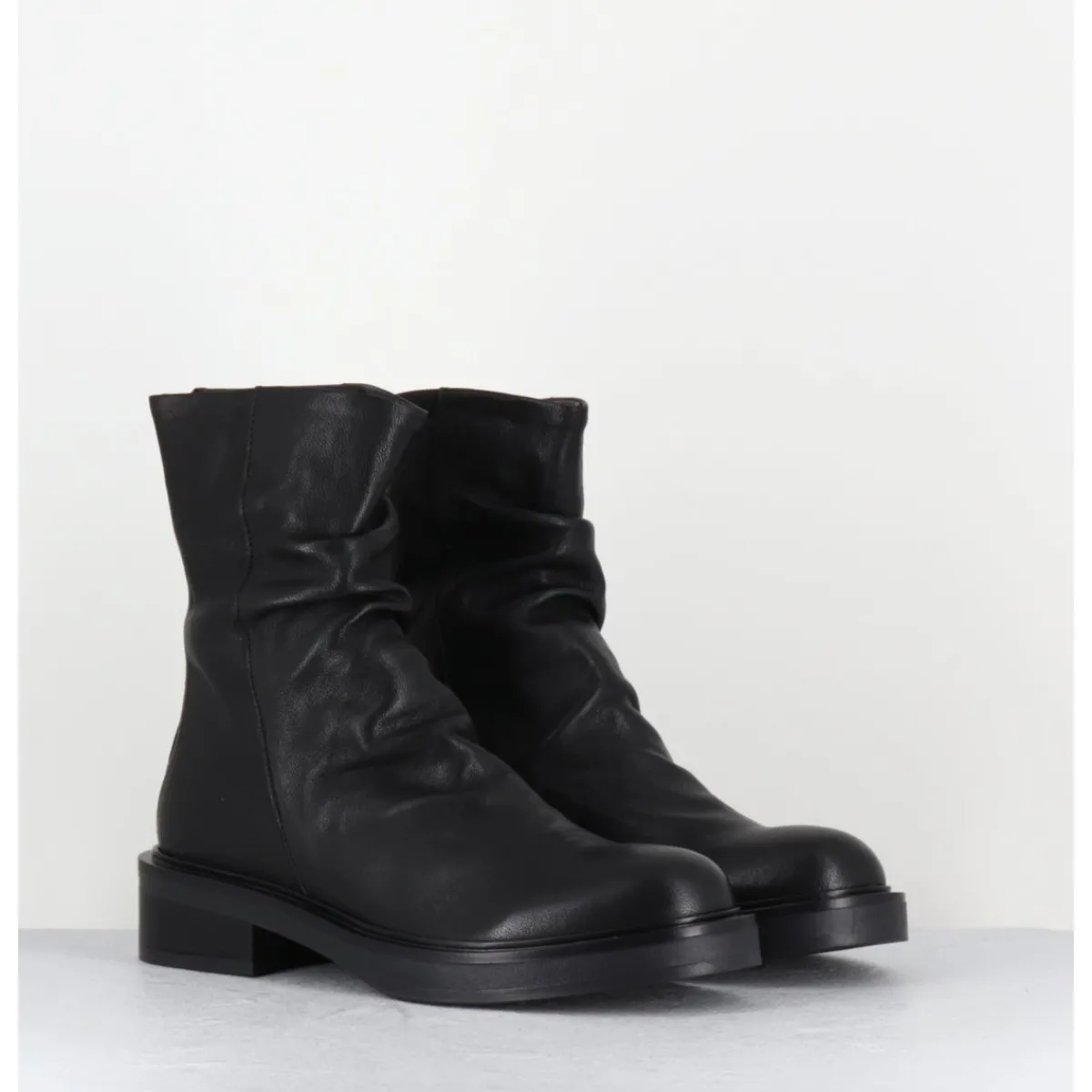 Boots^GARRICE LAB Boots plates en cuir - NATORI LAVATO NERO NOIR