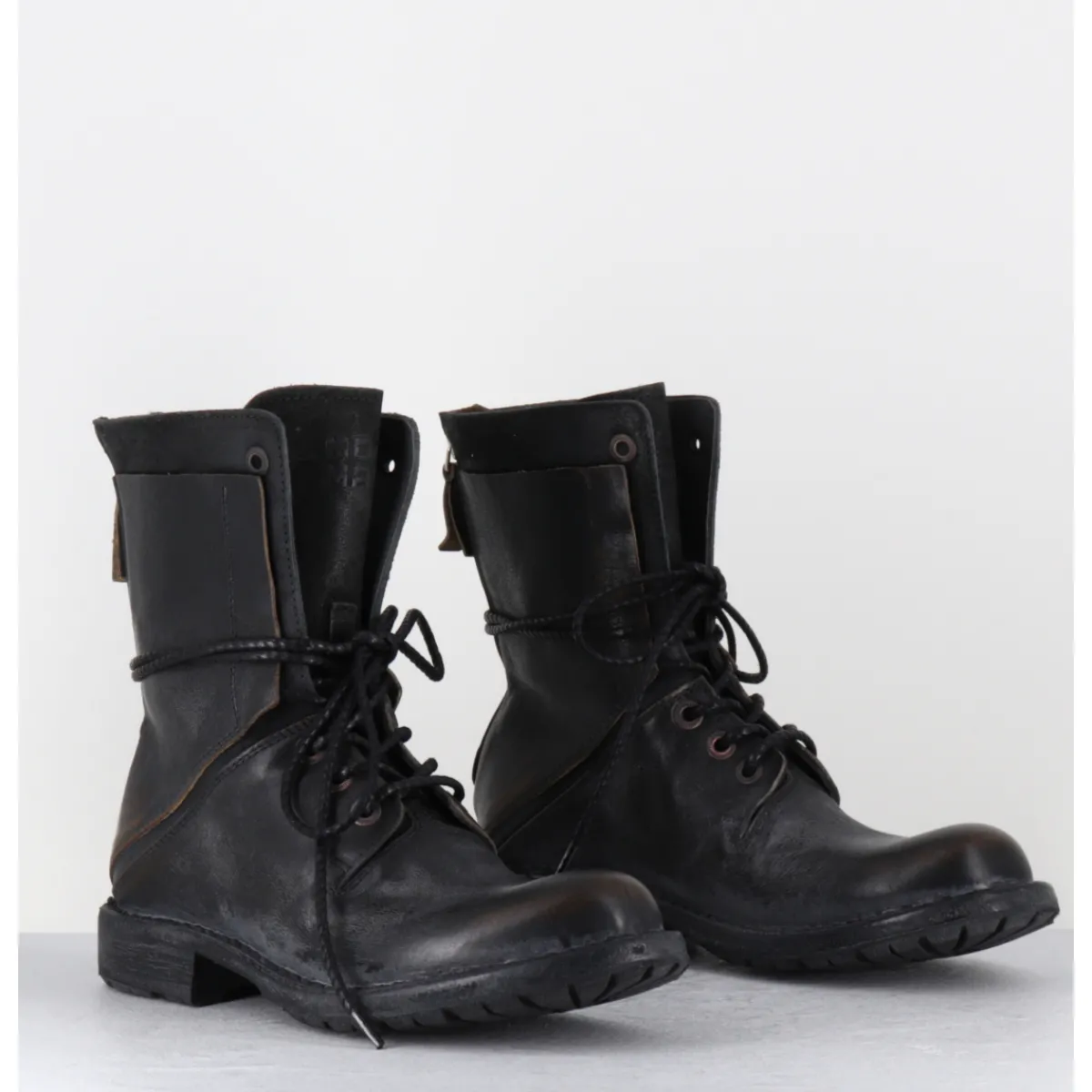 Boots | Bikers^MOMA Boots rangers à lacets en cuir brossé - 77406 CUSNA NERO NOIR