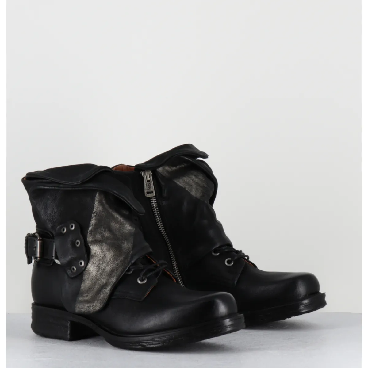 Boots | Bikers^A.S.98 Boots rangers à lacets en cuir et doré asymétriques - 259211 NERO NOIR