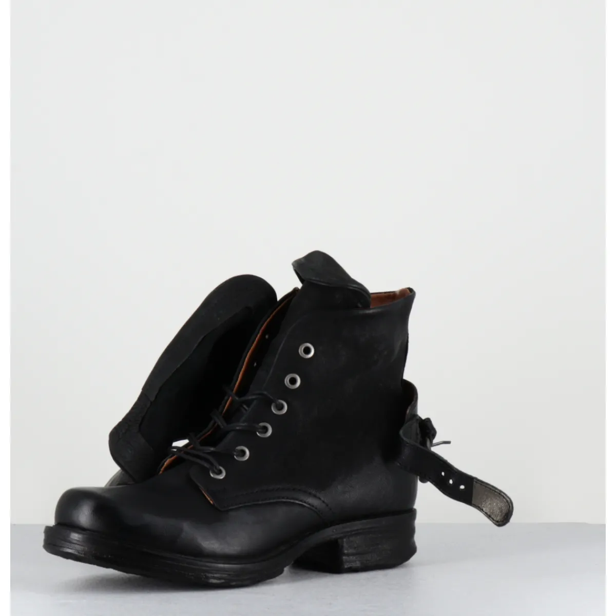 Boots | Bikers^A.S.98 Boots rangers à lacets en cuir et doré asymétriques - 259211 NERO NOIR