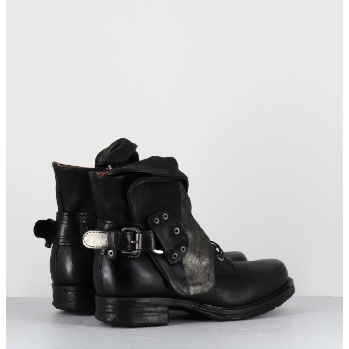 Boots | Bikers^A.S.98 Boots rangers à lacets en cuir et doré asymétriques - 259211 NERO NOIR