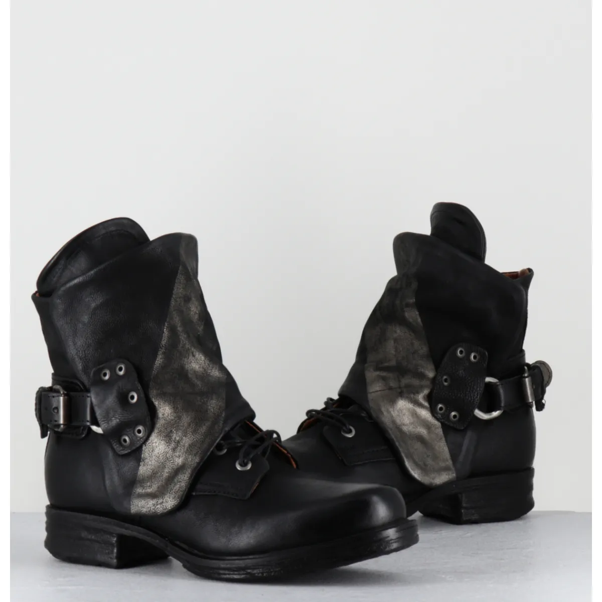 Boots | Bikers^A.S.98 Boots rangers à lacets en cuir et doré asymétriques - 259211 NERO NOIR